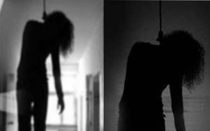 একই রশিতে দুই বন্ধুর ঝুলন্ত লাশ